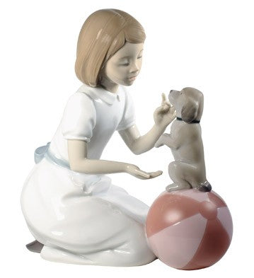 Nao by Lladro Cuddles With Piglet Figurine