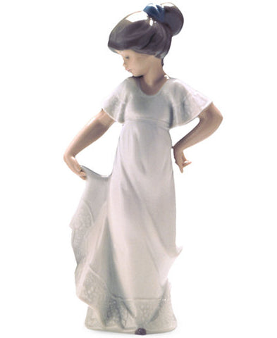 Nao by Lladro Read Me A Story Figurine