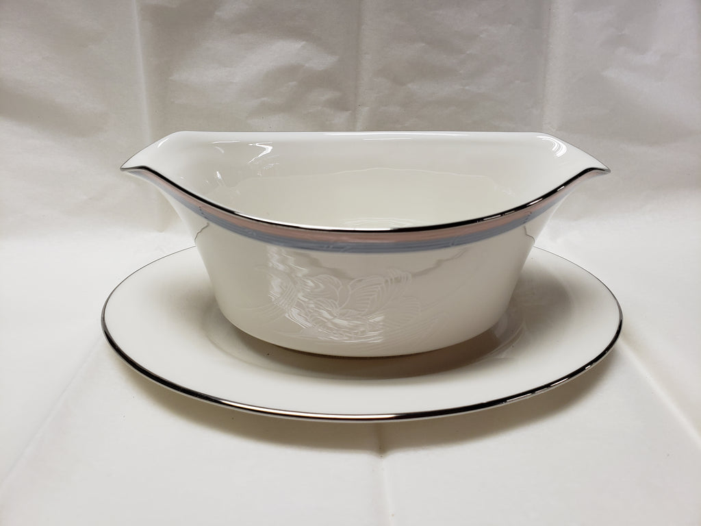 Breathless Gravy Boat With Stand by Noritake