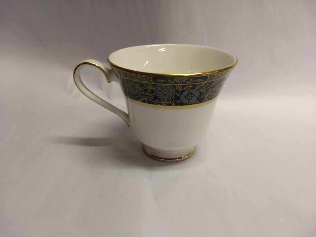 Carlyle Teacup (small) by Royal Doulton